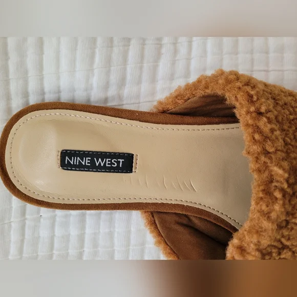 Nine west fuzzy sherpa slides | size 9 - Picture 2 of 3